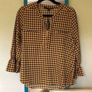 NWT* Harvé Benard Blouse w/cuffed bell sleeves
